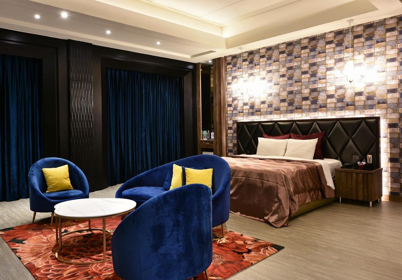 Venice Motel Тайджун Екстериор снимка