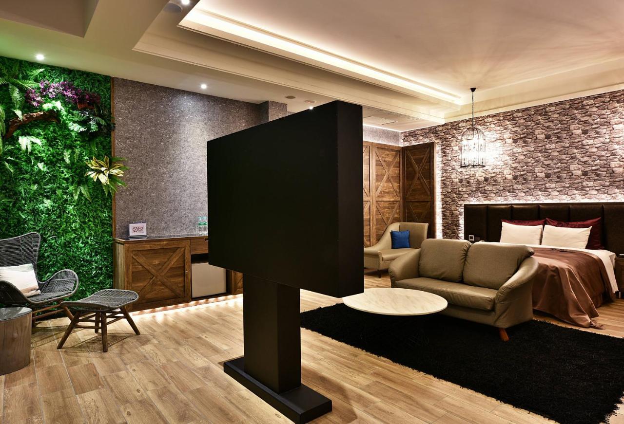Venice Motel Тайджун Екстериор снимка