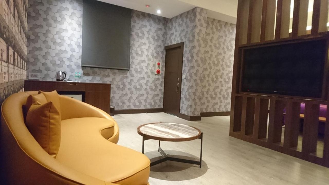 Venice Motel Тайджун Екстериор снимка